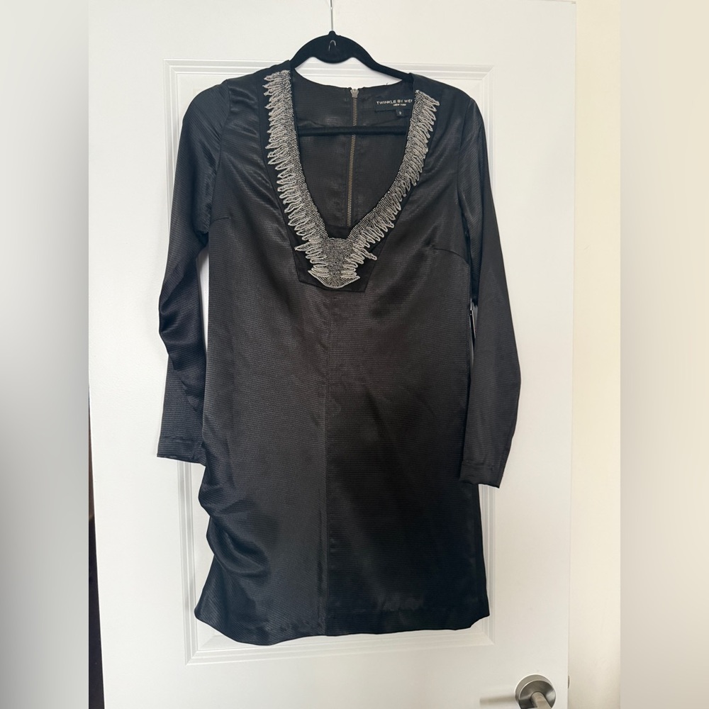 Twinkle by Wenlan Black Dress with Silver beaded  Accents Beutiful V neck Sz 2
